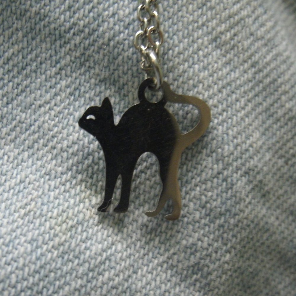 Dainty Stainless Steel Cat Pendant Necklace